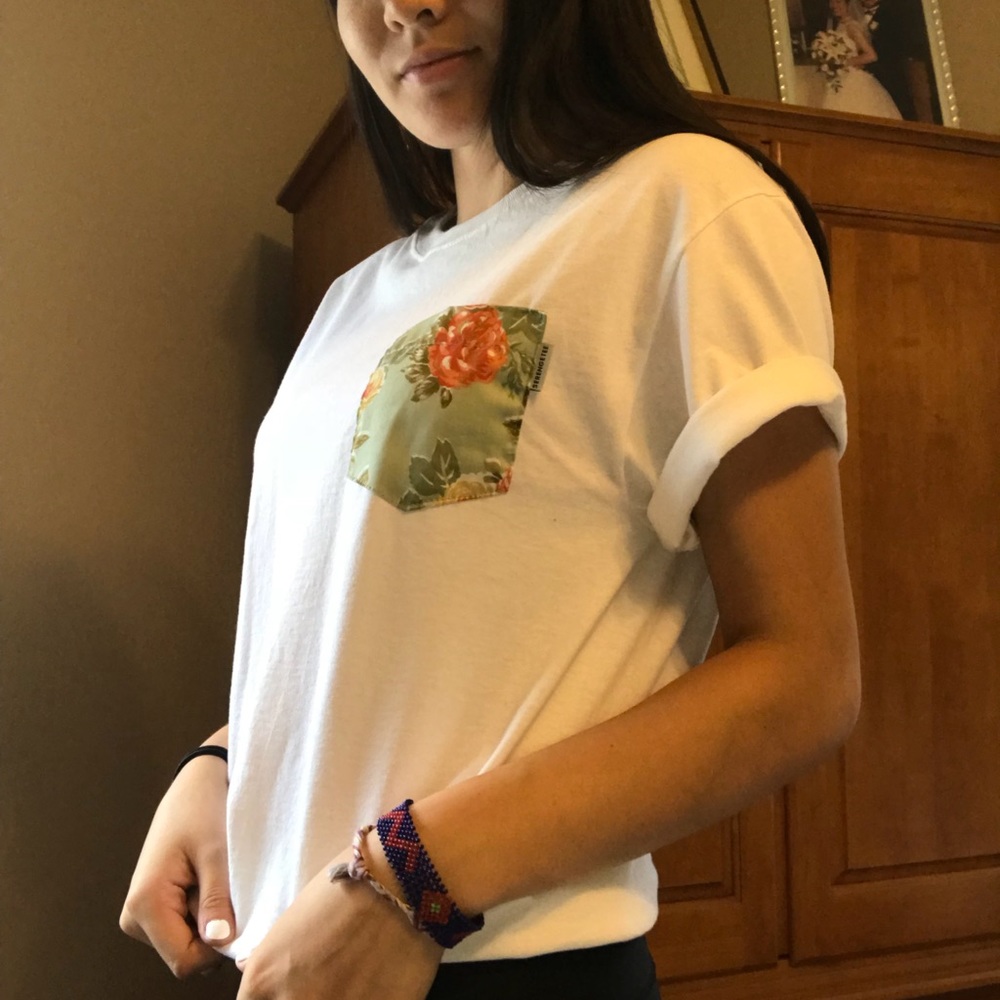 serengetee pocket tee